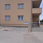 M&s * Sukošan